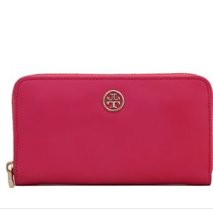 Tory burch wallet. Pink.